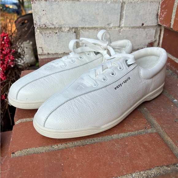 🆕Easy Spirit Women’s White Leather sneakers/tennis shoes - Picture 6 of 6